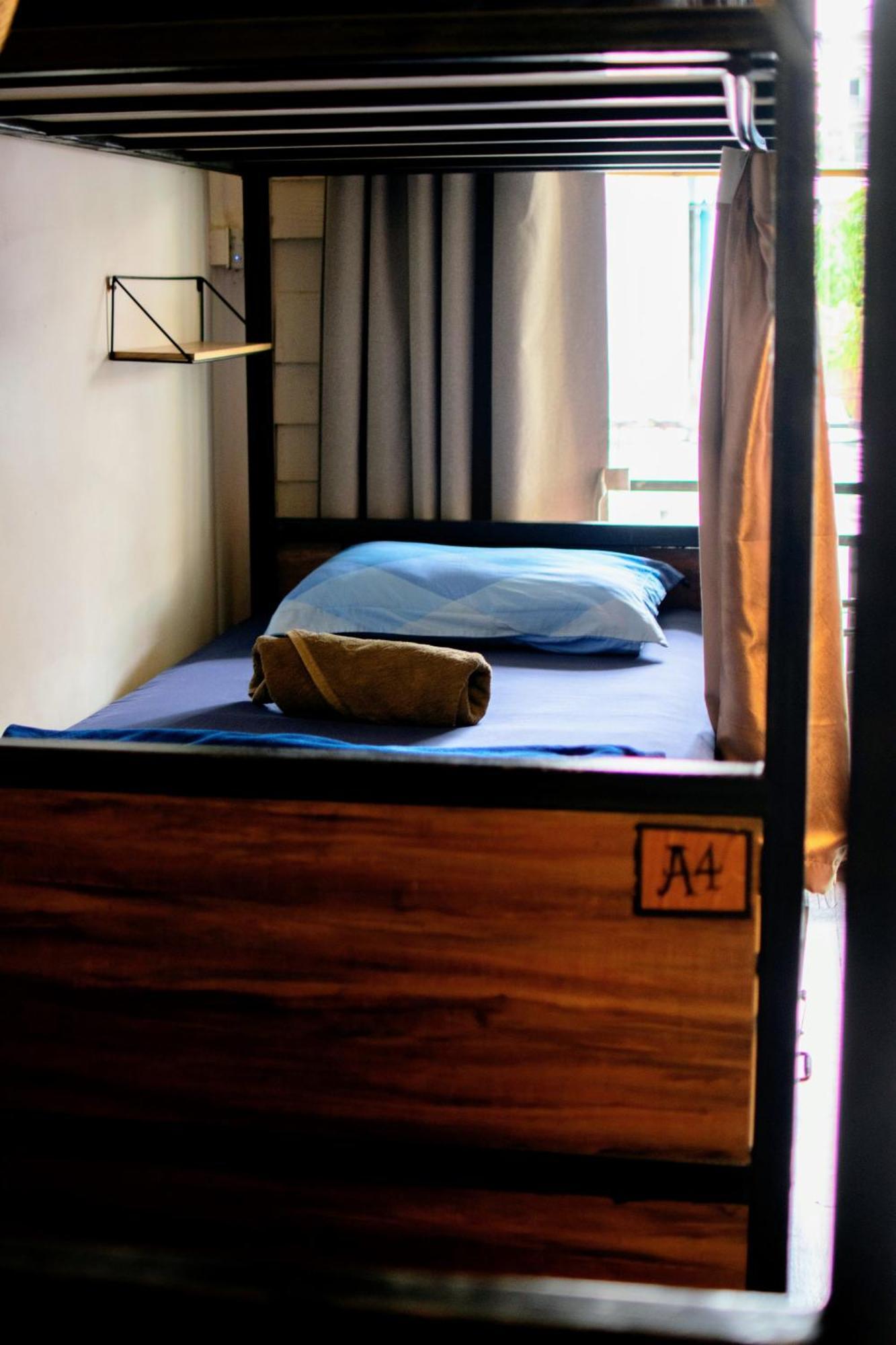 Back Home Backpackers Hostel Bangkok Esterno foto